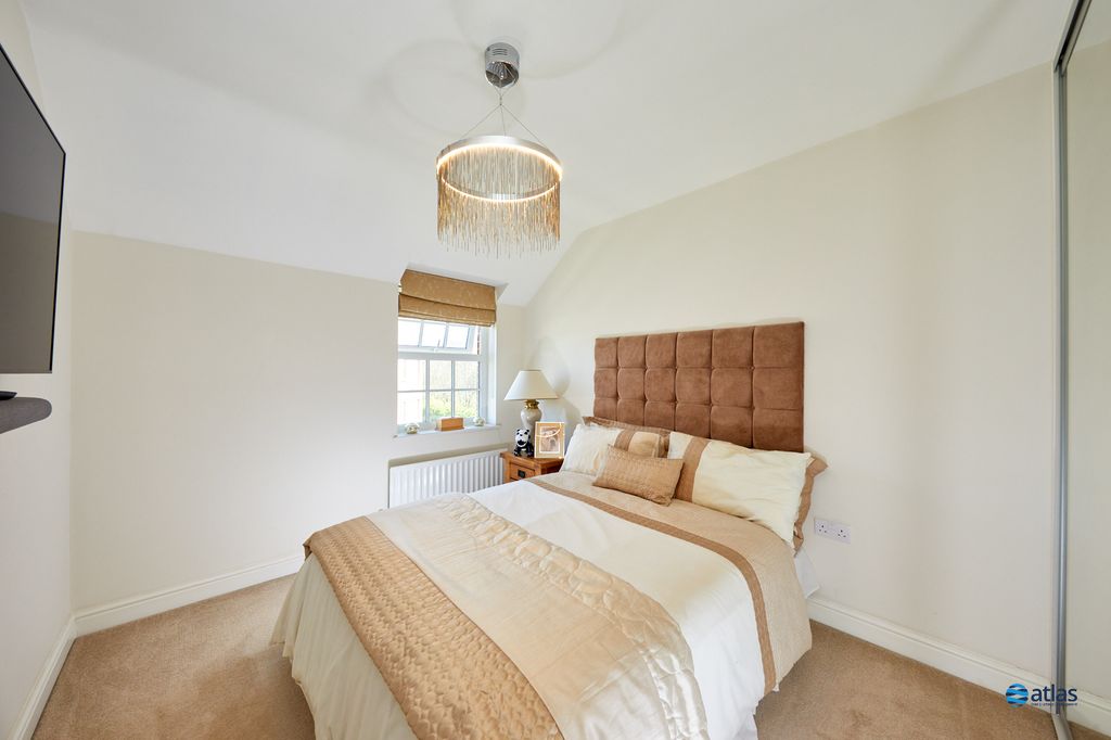 Property photo 3 of 15 Bedroom