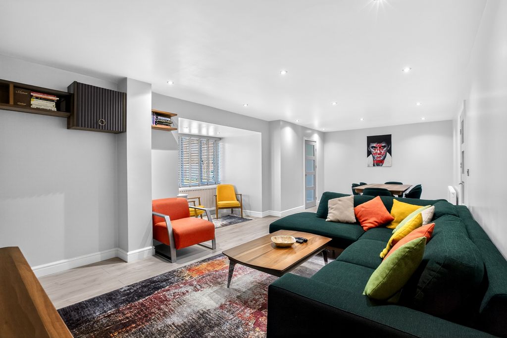 Property photo 3 of 30