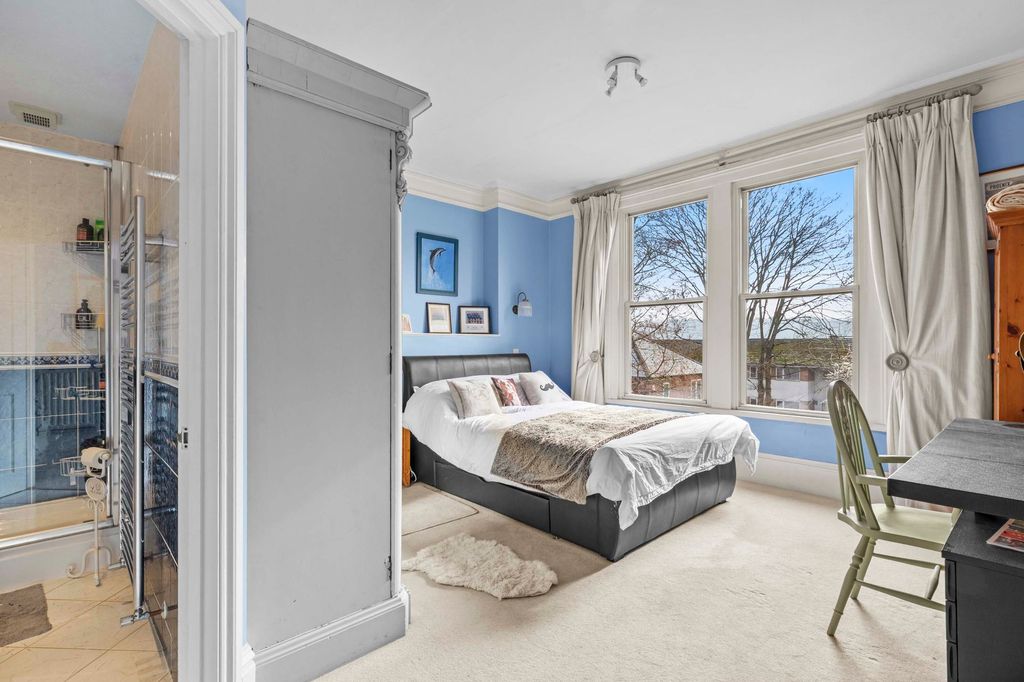 Property photo 3 of 26