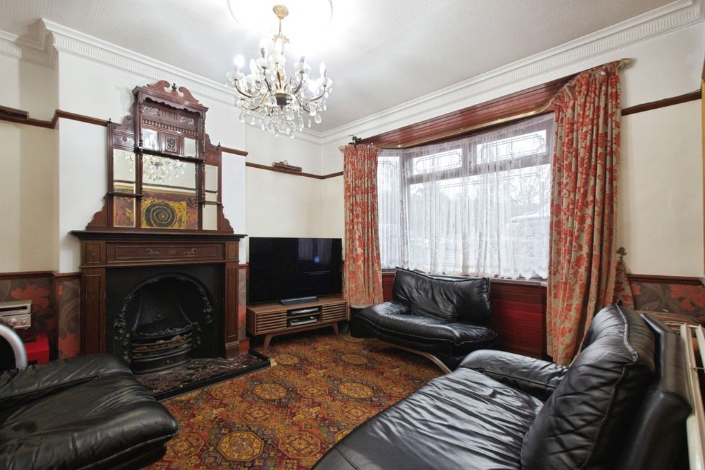 Property photo 2 of 19 Pbox-Img.Jpg