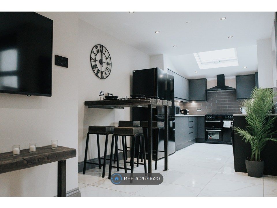 Property photo 2 of 29