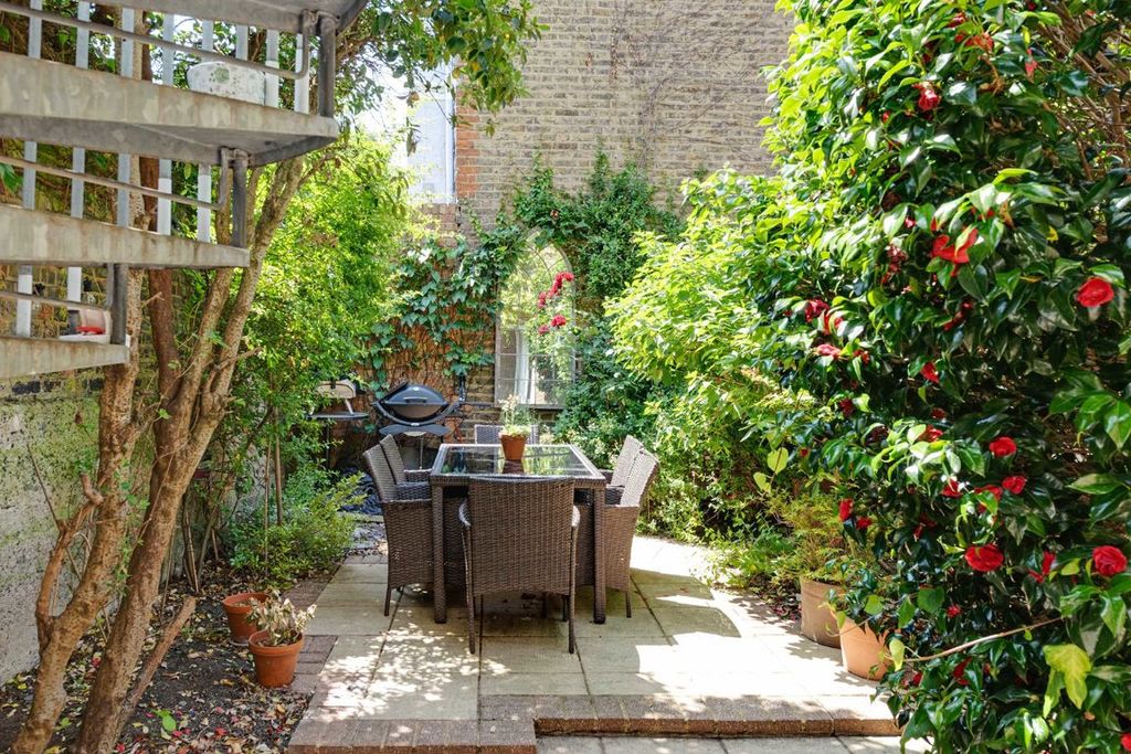 Property photo 2 of 7