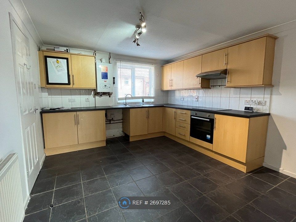 Property photo 2 of 9 Kitchen