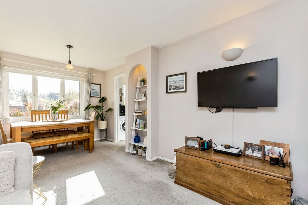 Property photo 2 of 14