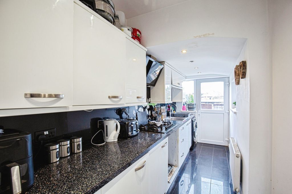 Property photo 3 of 19 Pbox-Img.Jpg