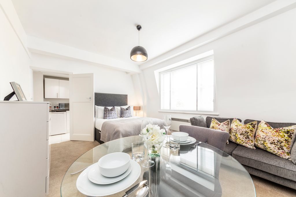 Property photo 1 of 3