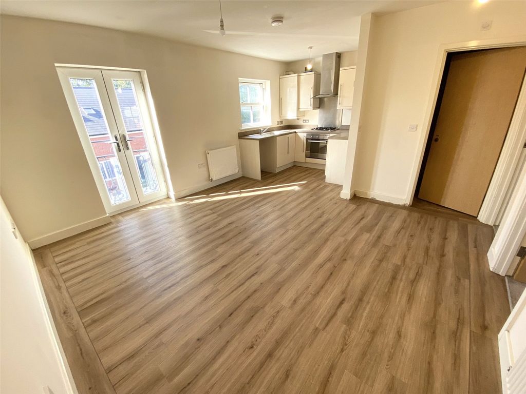 Property photo 2 of 17 Picture No. 08