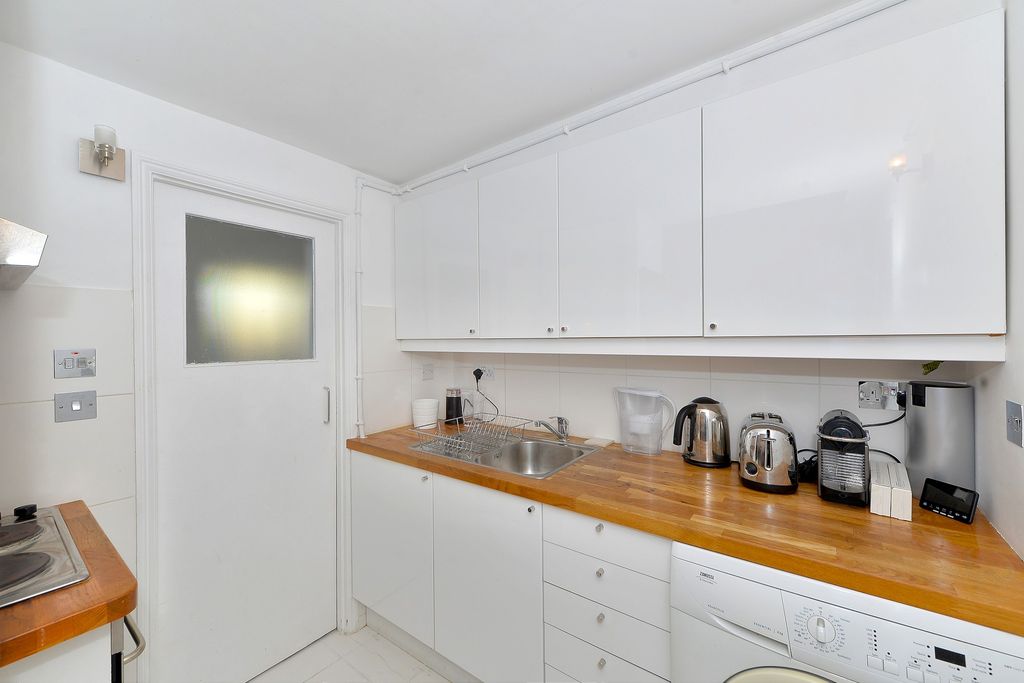 Property photo 3 of 9 Picture 3