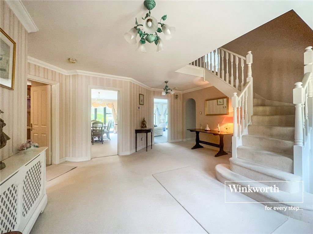 Property photo 2 of 27 Picture No. 13