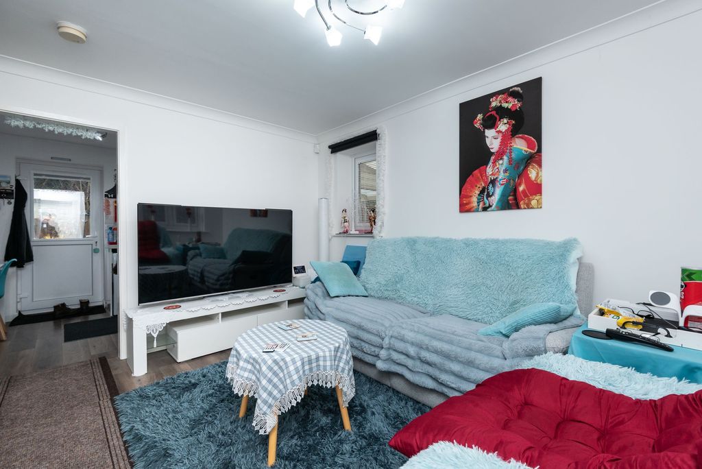 Property photo 2 of 24 Living Room