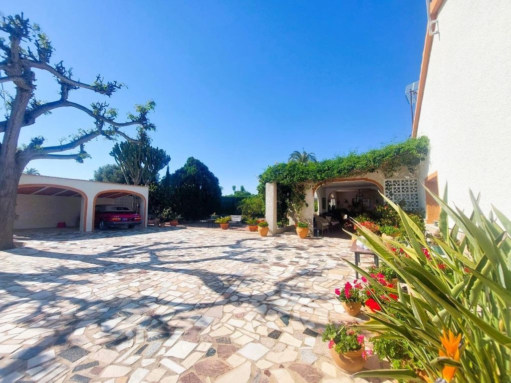 Property photo 1 of 50