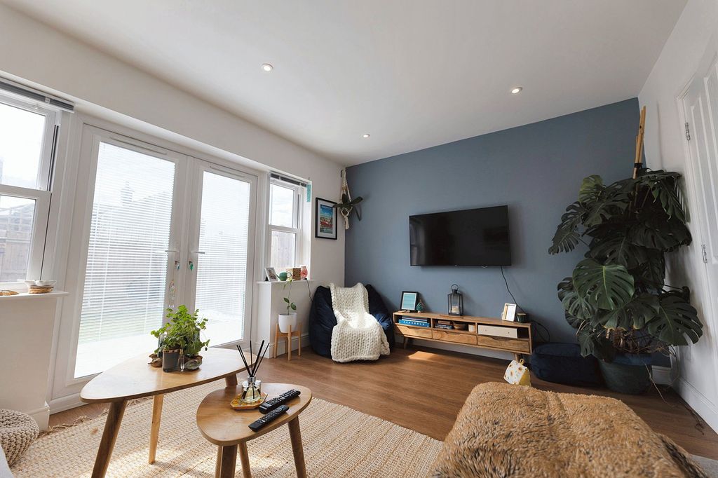 Property photo 2 of 19