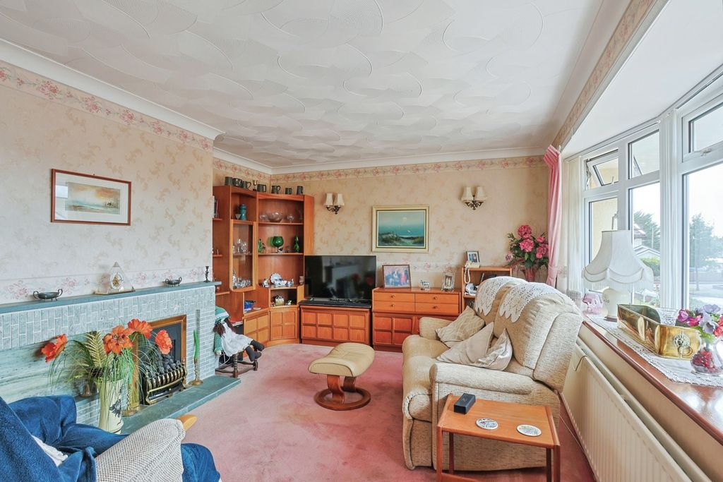 Property photo 2 of 17 Pbox-Img.Jpg