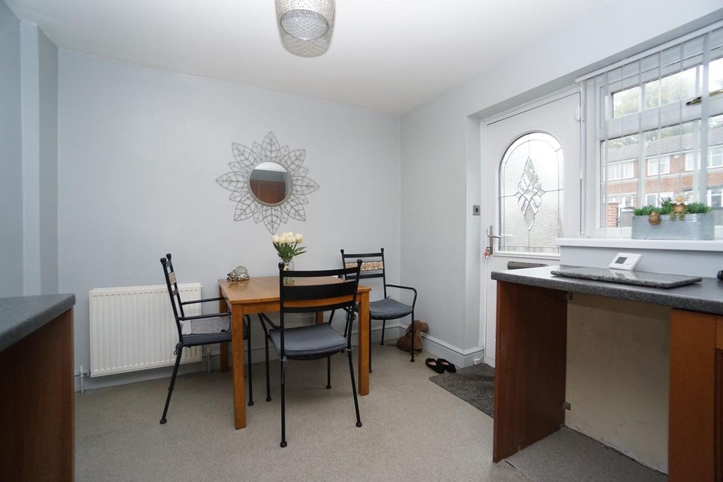 Property photo 3 of 19 Dining Area