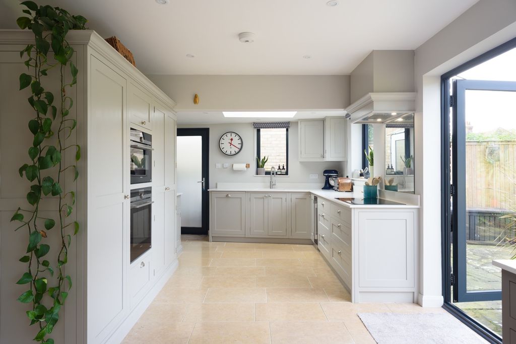 Property photo 3 of 28 46273610