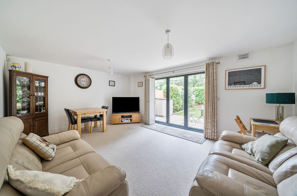 Property photo 3 of 20 1342790-17-68A5d2...