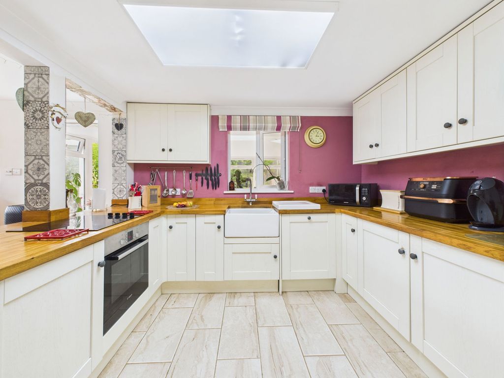 Property photo 3 of 33