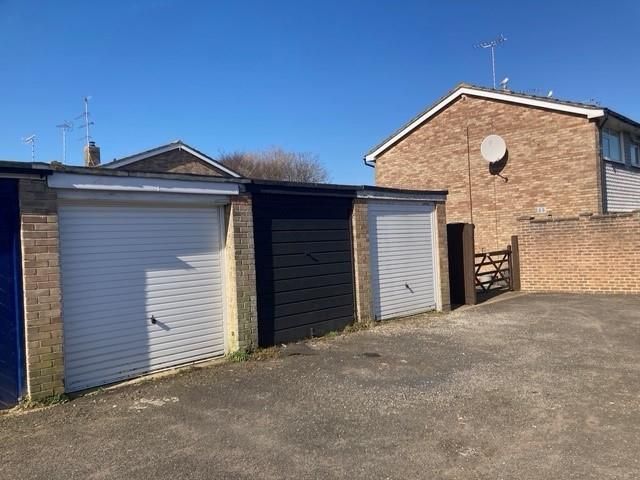 Property photo 2 of 2 Garage - 17 Galsworthy.Jpg