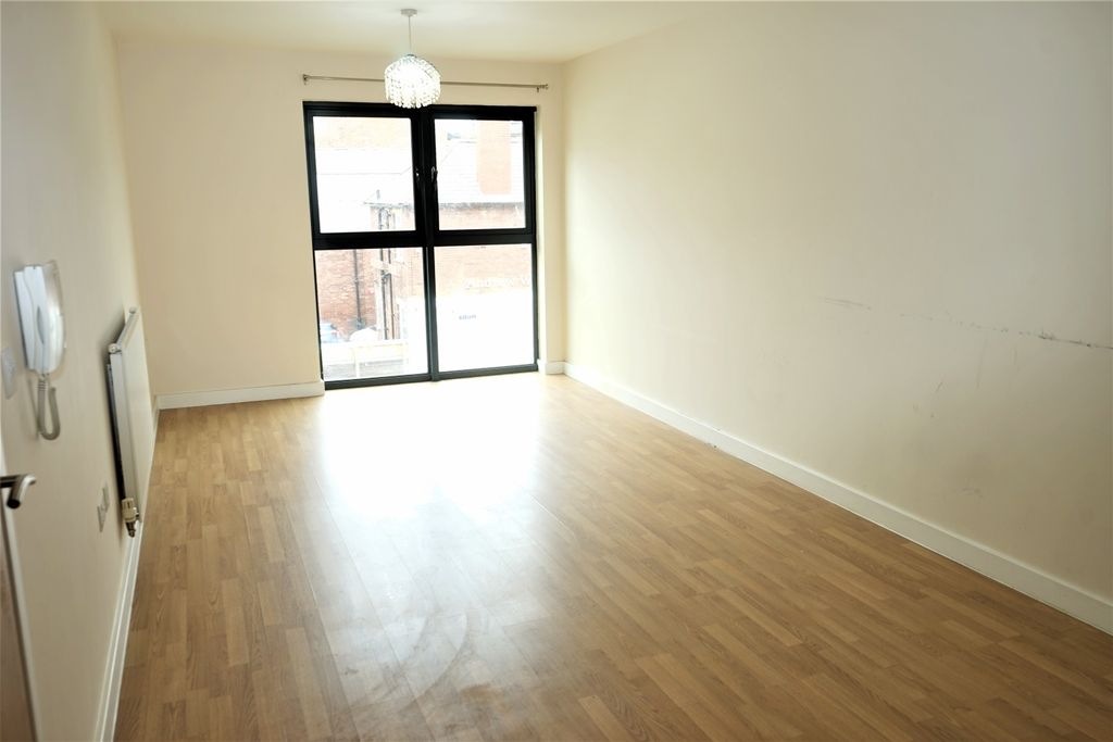 Property photo 3 of 8