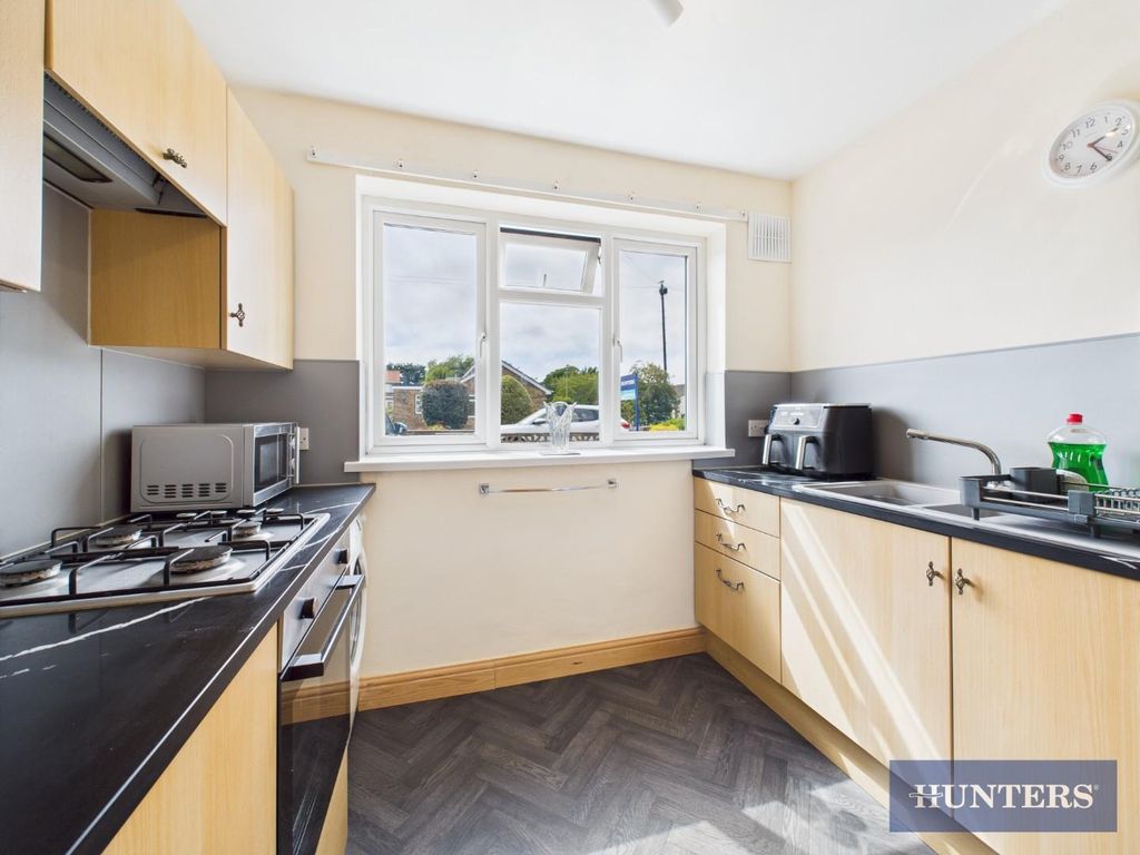 Property photo 3 of 14 Kitchen