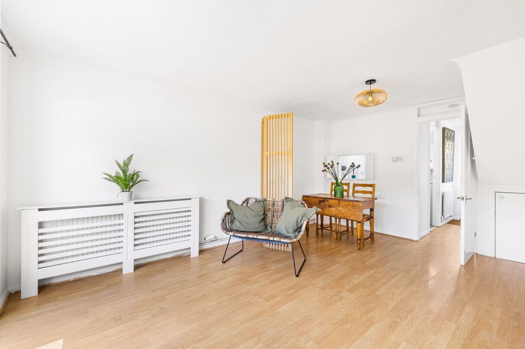 Property photo 3 of 16