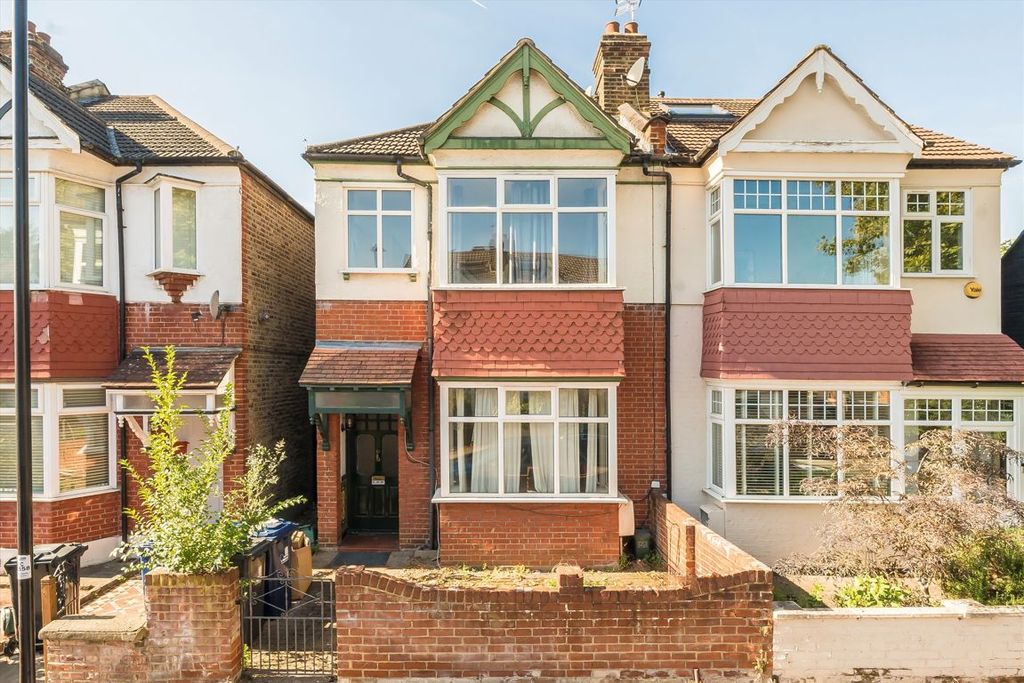 Property photo 1 of 8