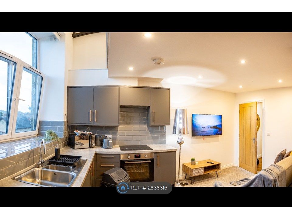 Property photo 2 of 27