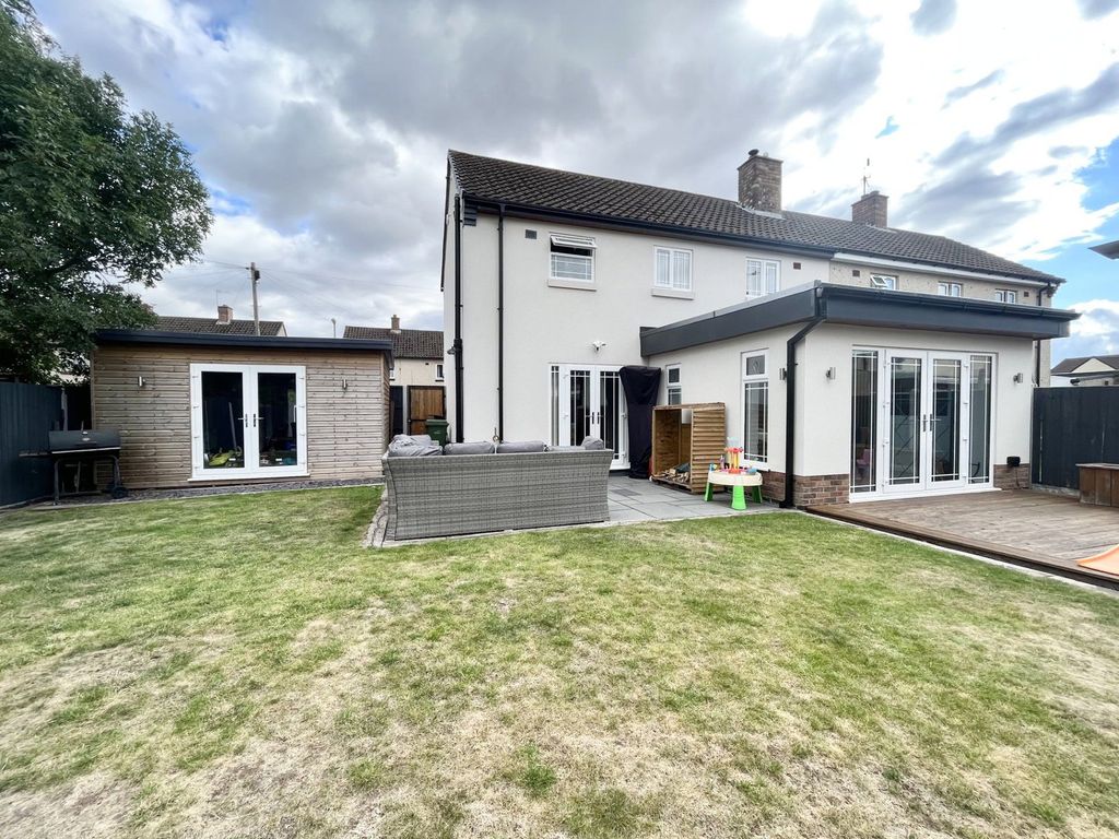 Property photo 2 of 37