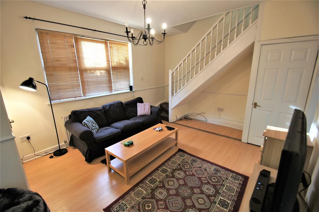 Property photo 2 of 23