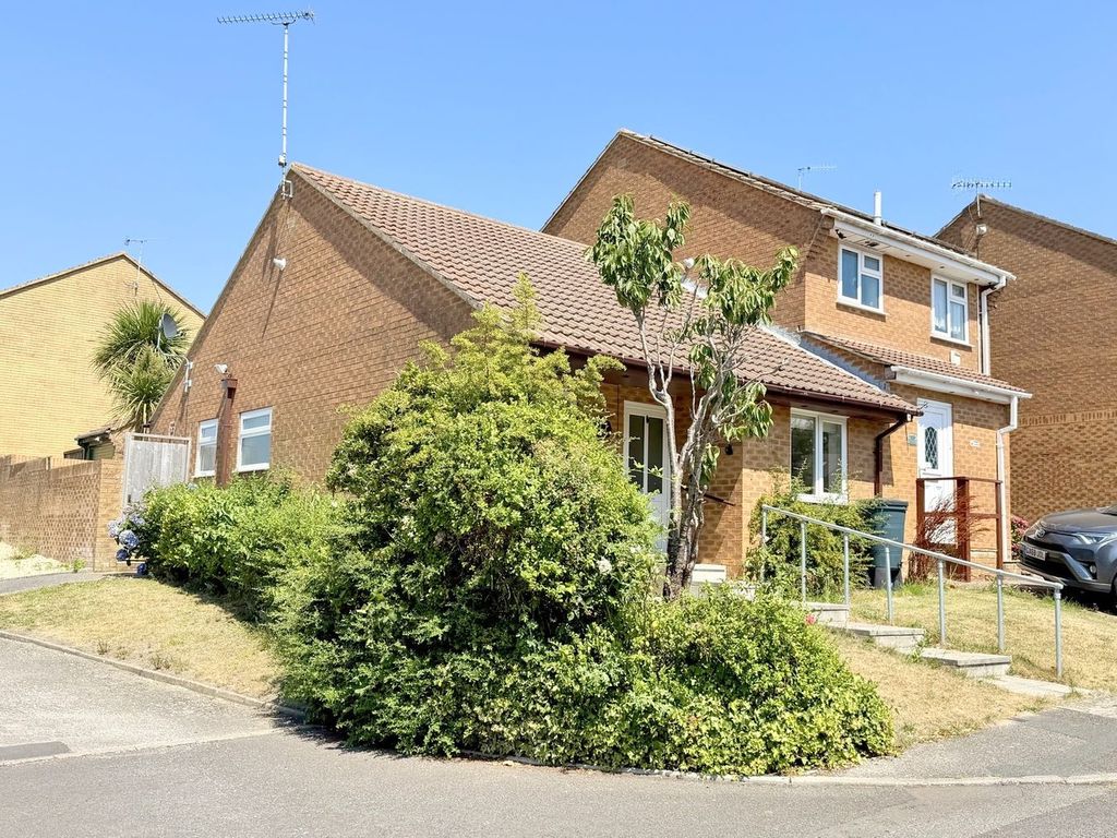 Property photo 2 of 23