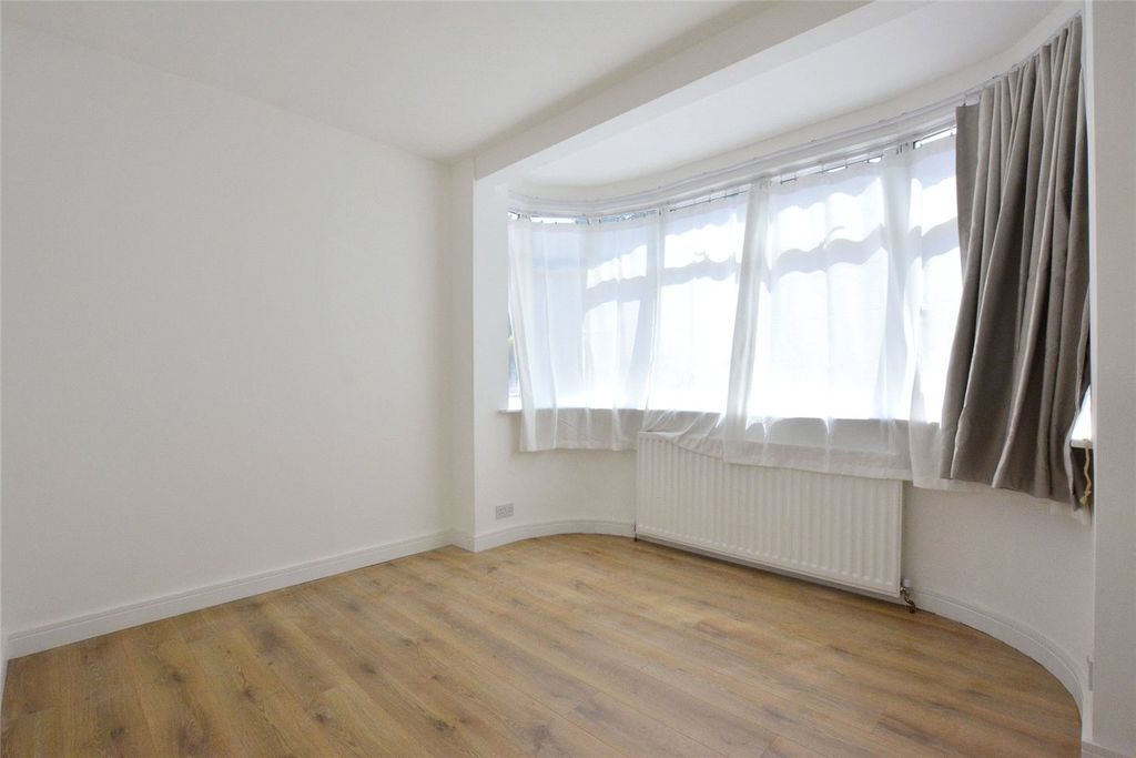 Property photo 3 of 16 Picture No. 02