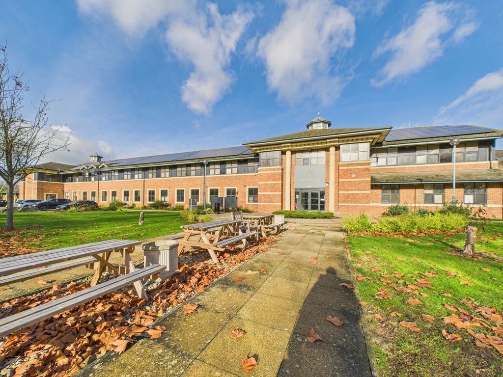 Property photo 1 of 9 Cam01909G0-Pr0420-Still006