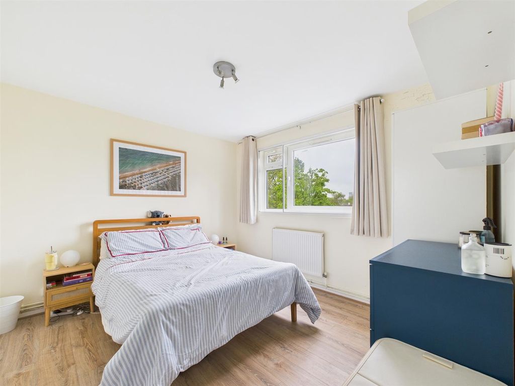 Property photo 3 of 10 Cam04749G0-Pr0031-Still009.Jpg
