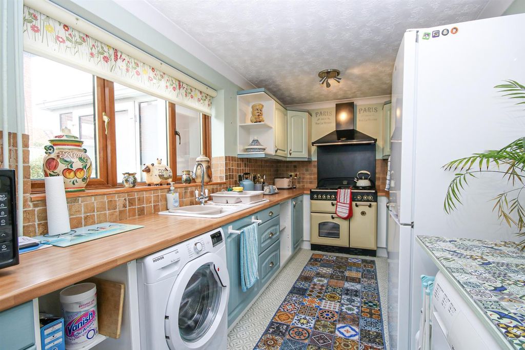 Property photo 3 of 16 7-Img_9038.Jpg