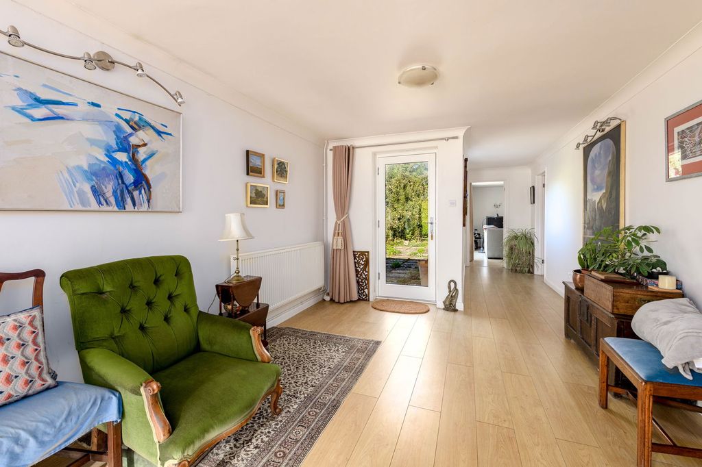 Property photo 2 of 32