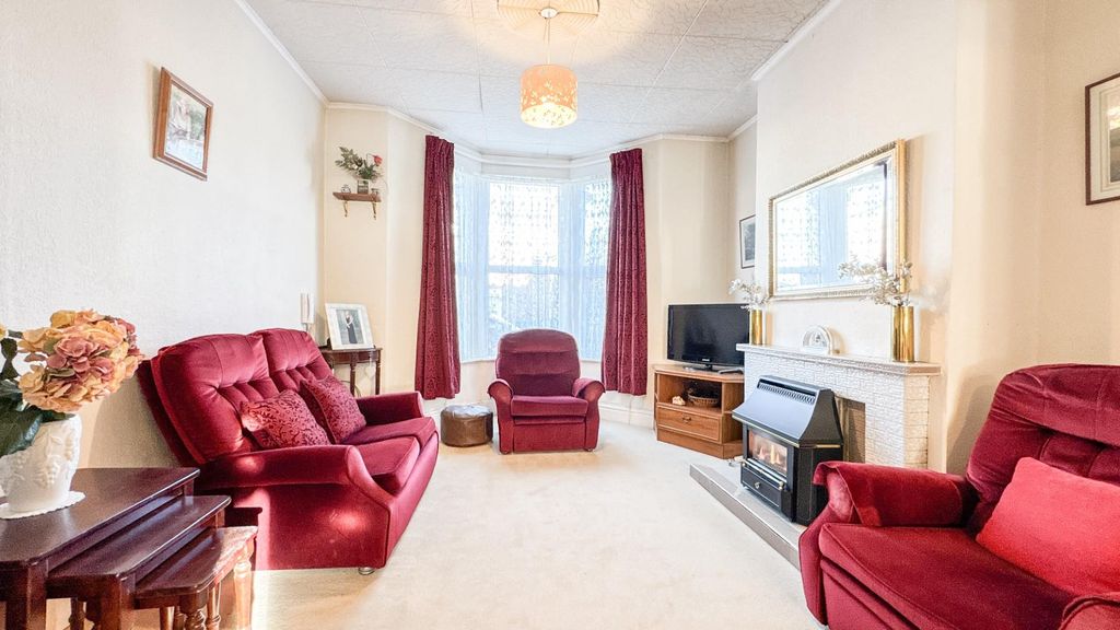 Property photo 3 of 17 Untitled-4025.Jpg