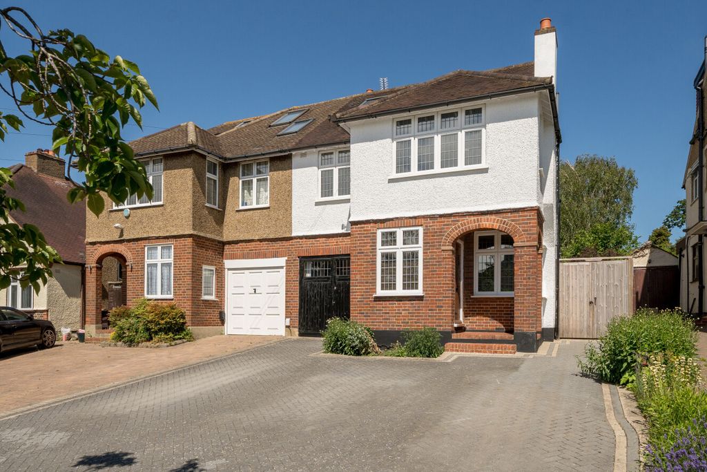 Property photo 1 of 18 1477725-11-6A32c8...