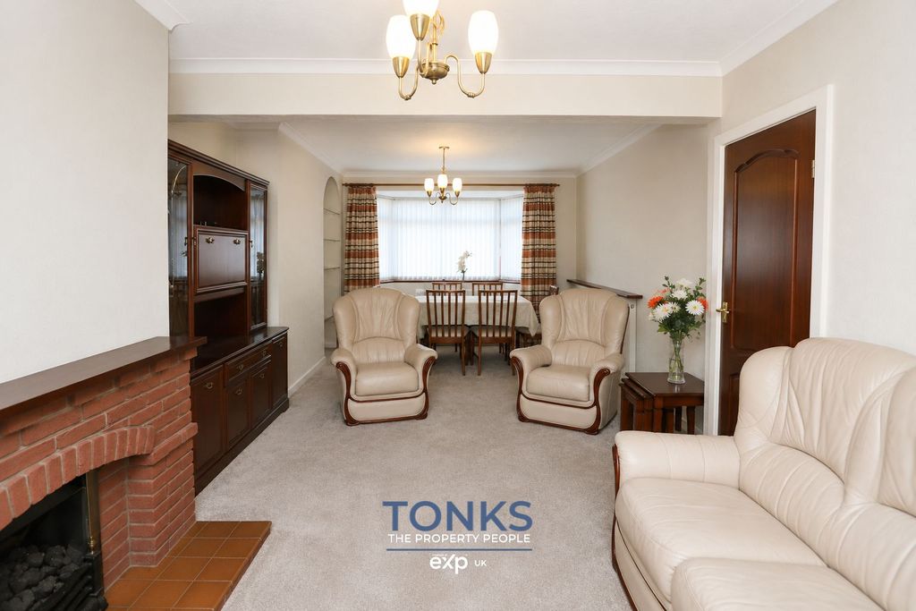 Property photo 3 of 25