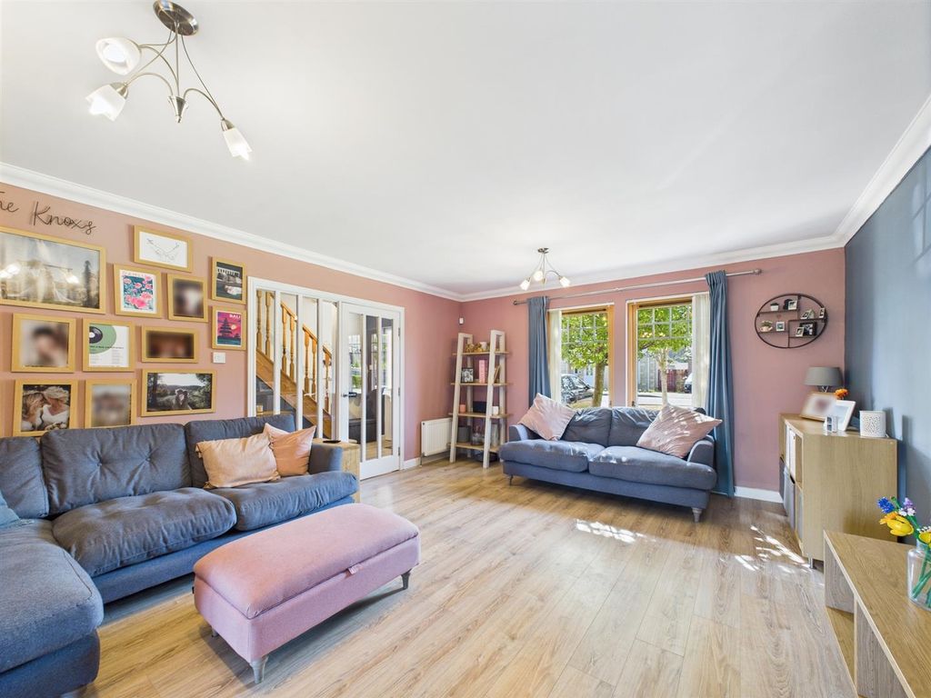 Property photo 3 of 25 Cam01486G0-Pr0828-Still003.Jpg