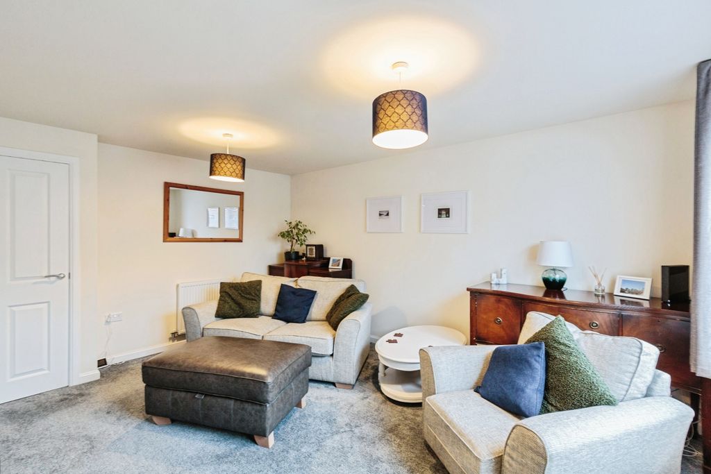 Property photo 2 of 20 Pbox-Img.Jpg