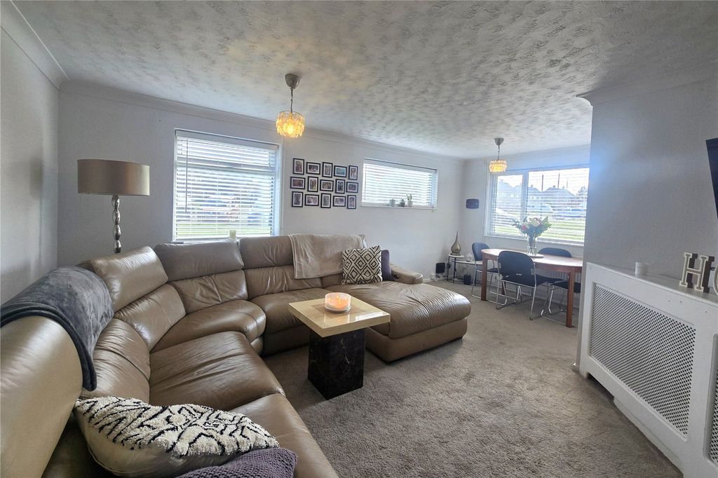 Property photo 2 of 19 Picture No. 11