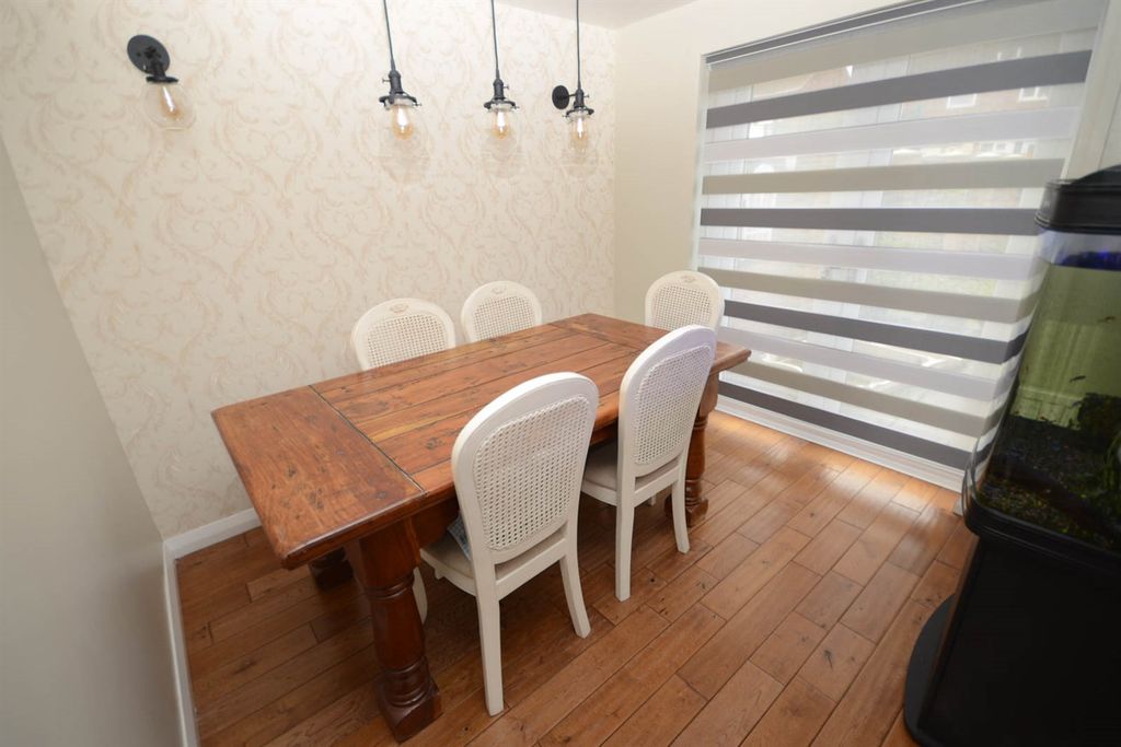 Property photo 3 of 11 Dining Room