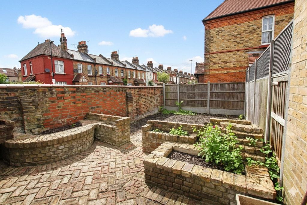 Property photo 2 of 15 Picture No. 28