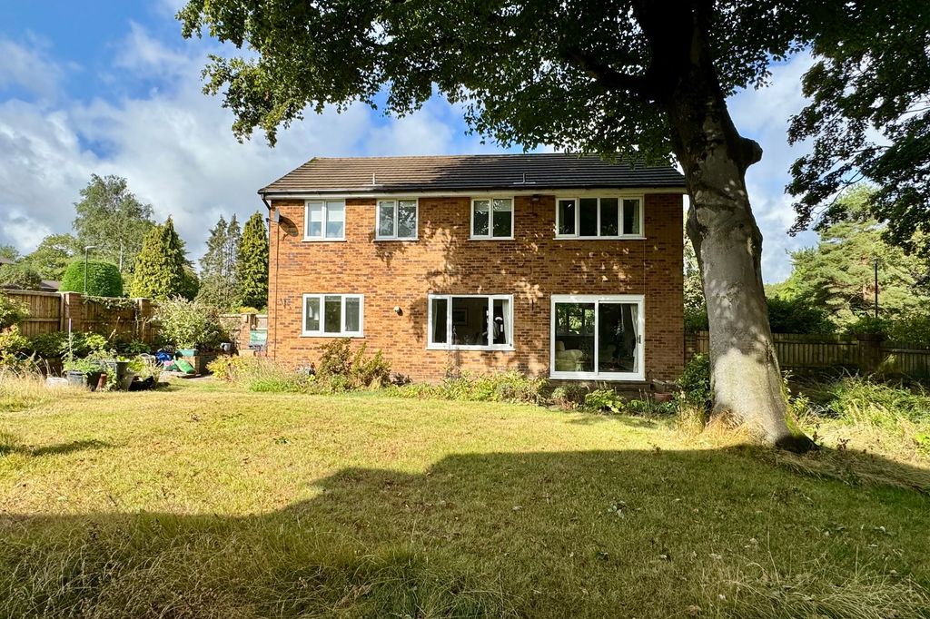 Property photo 2 of 28