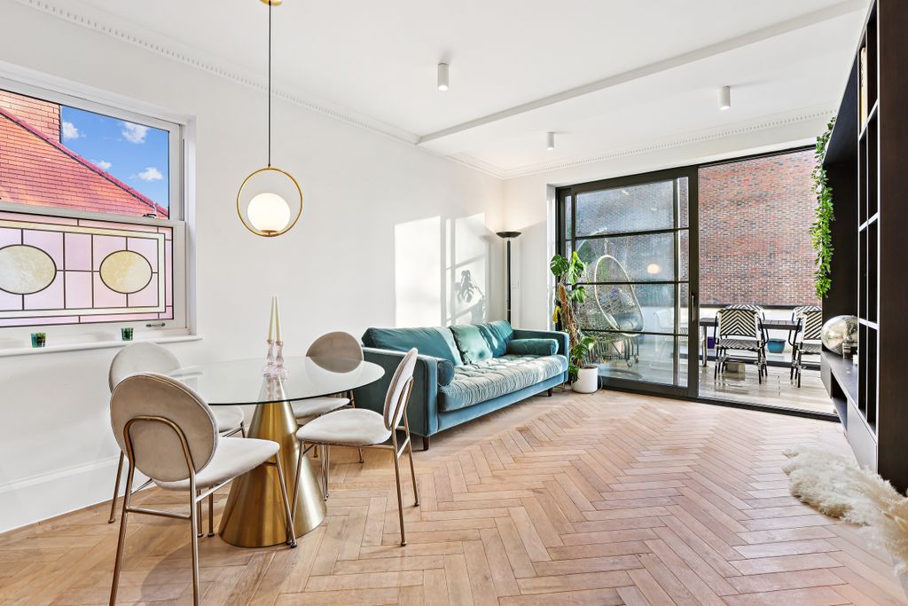 Property photo 1 of 20 Reception