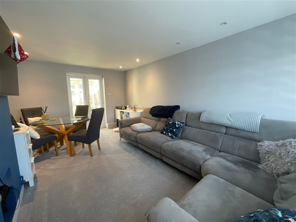 Property photo 3 of 7 Lounge/Diner