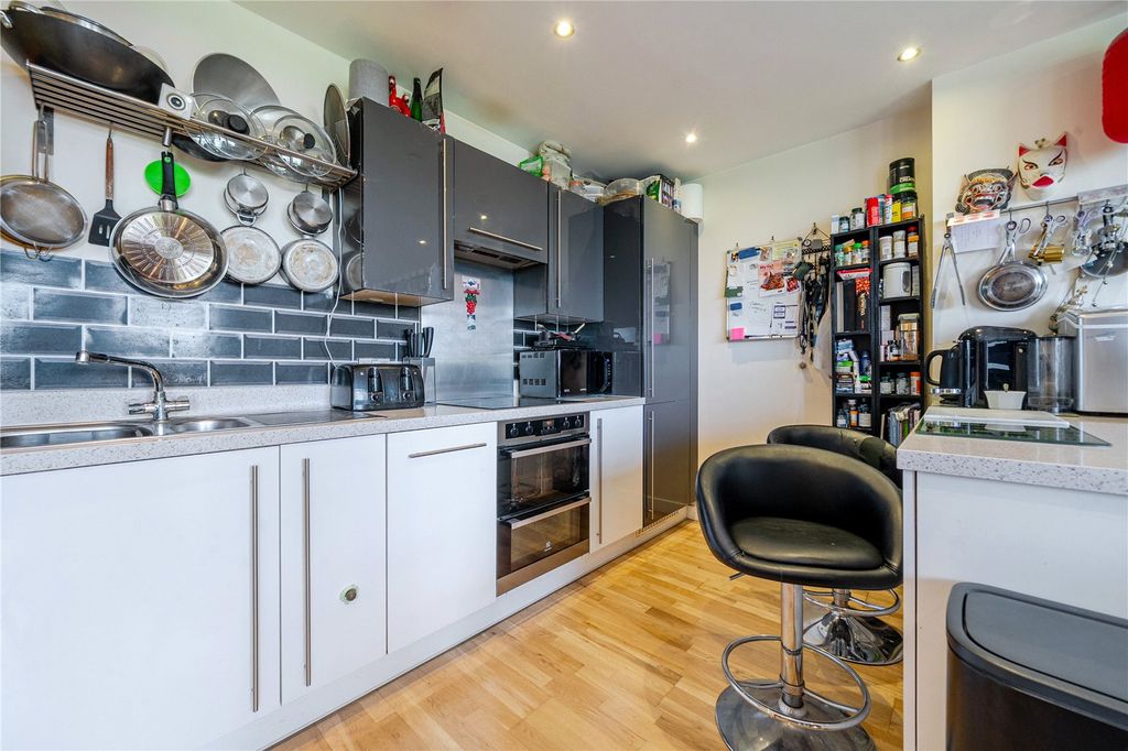 Property photo 2 of 17 Picture No. 09