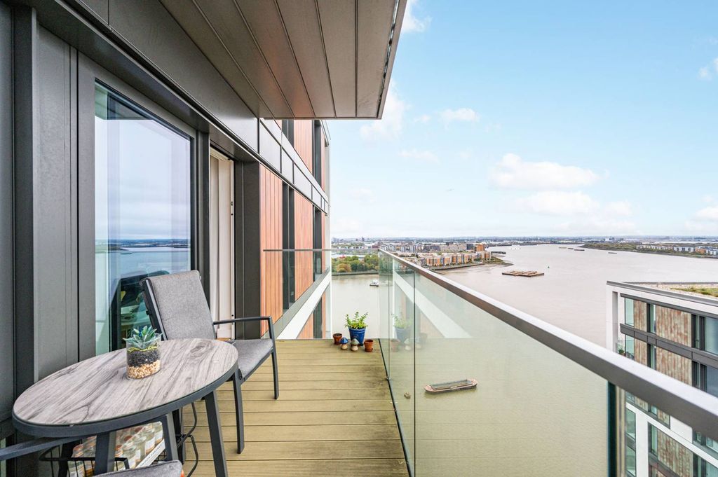 Property photo 3 of 25