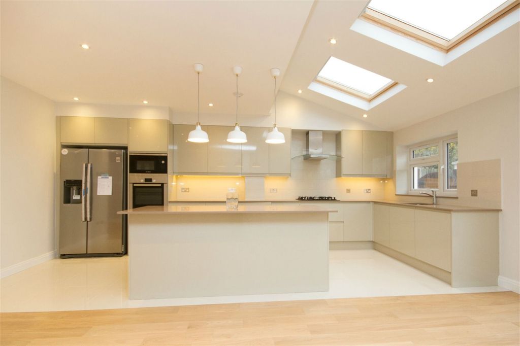 Property photo 2 of 13 1