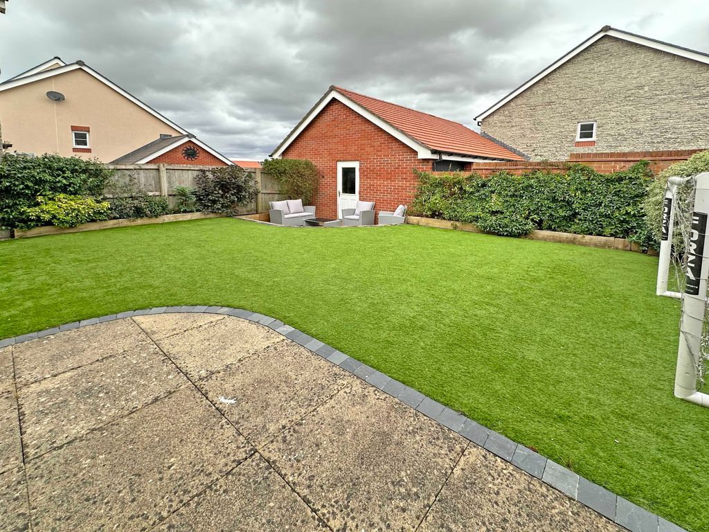 Property photo 2 of 21